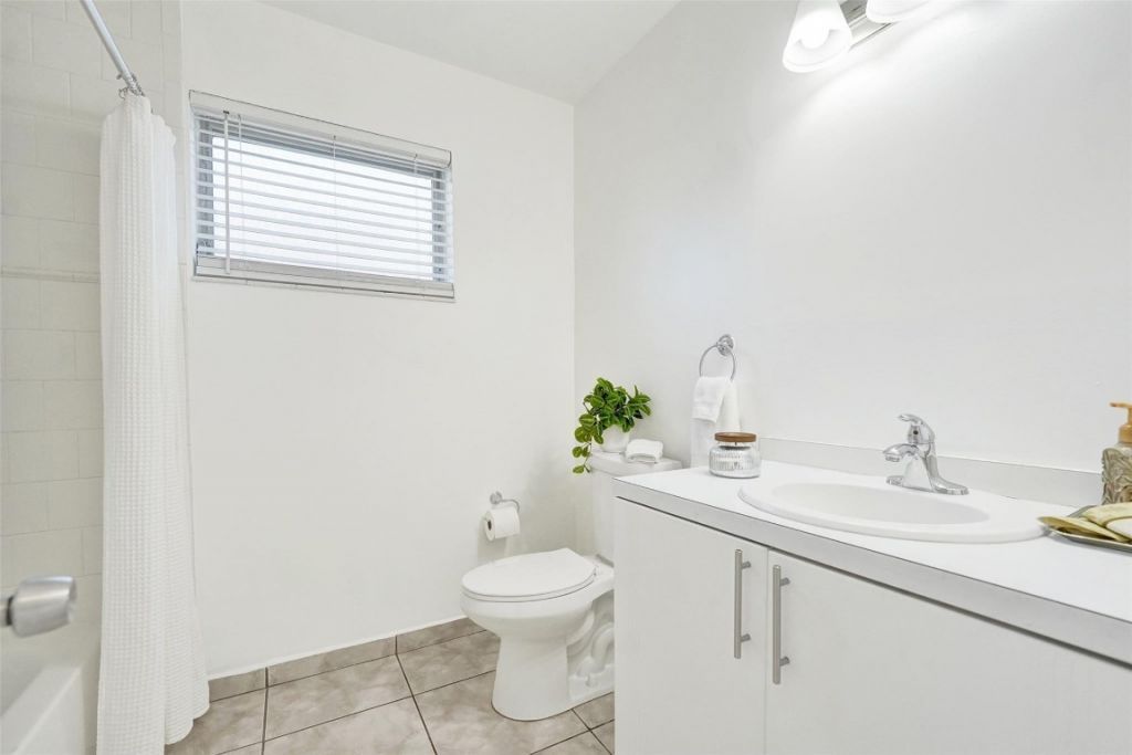 8211 NW 10th Street, Pembroke Pines, FL 33024 Photo