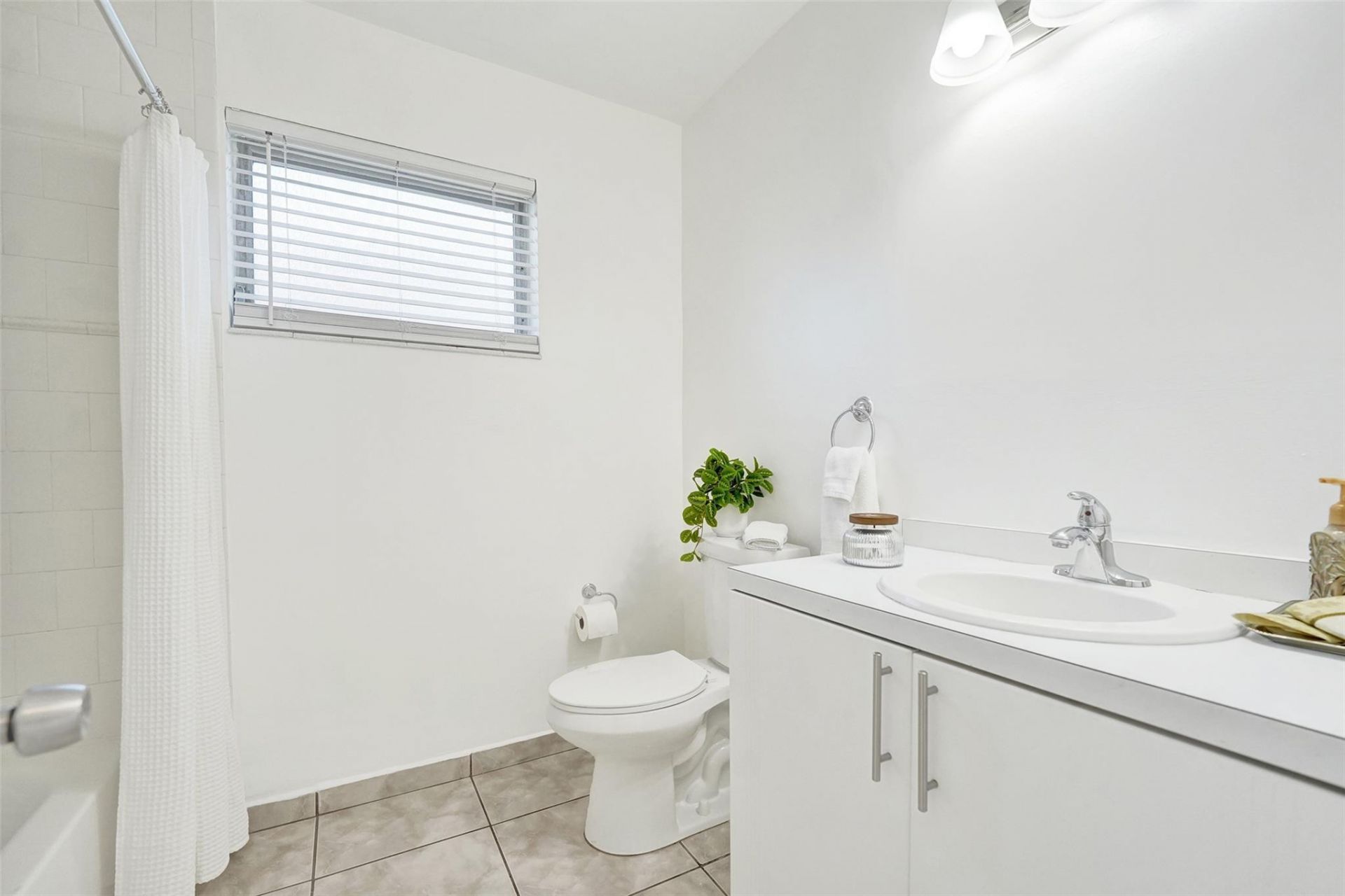 8211 NW 10th Street, Pembroke Pines, FL 33024 Photo