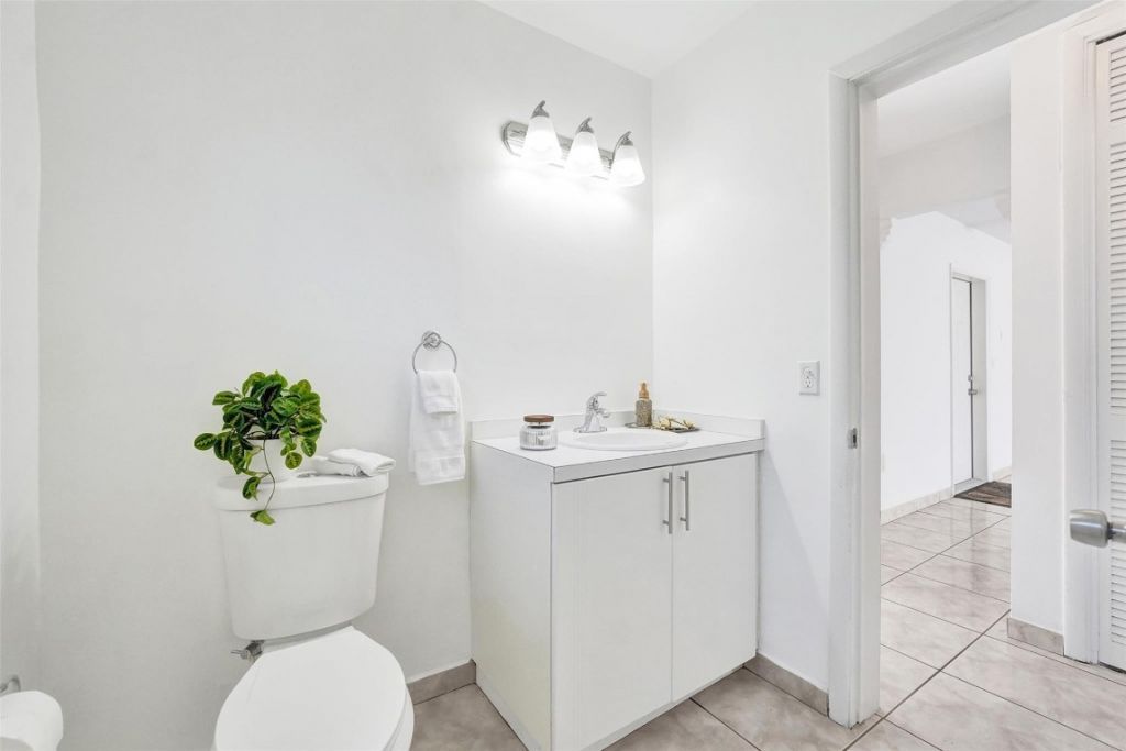 8211 NW 10th Street, Pembroke Pines, FL 33024 Photo