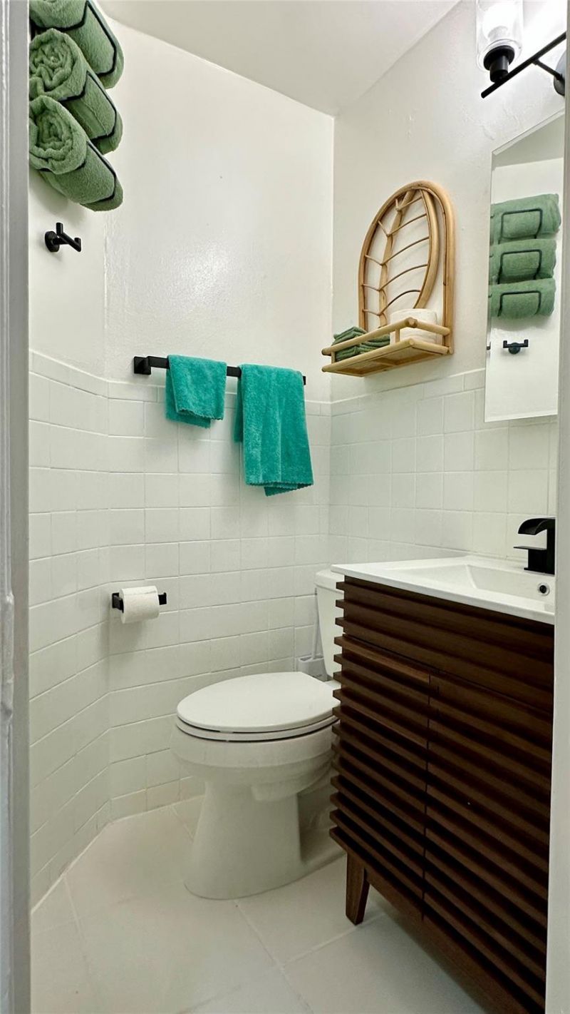 1145 NE 17th Terrace, Unit 2, Fort Lauderdale, FL 33304 Photo