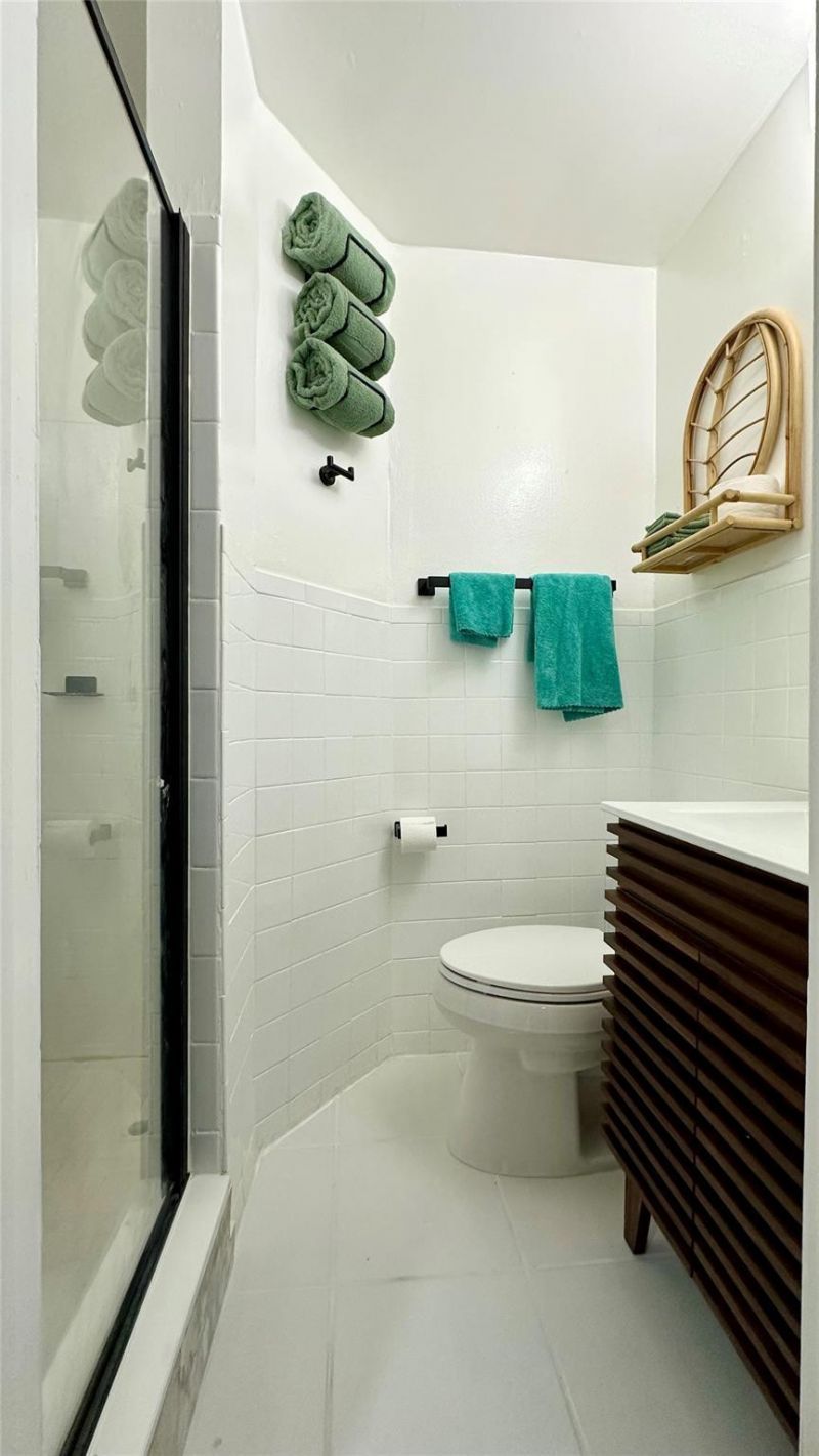 1145 NE 17th Terrace, Unit 2, Fort Lauderdale, FL 33304 Photo