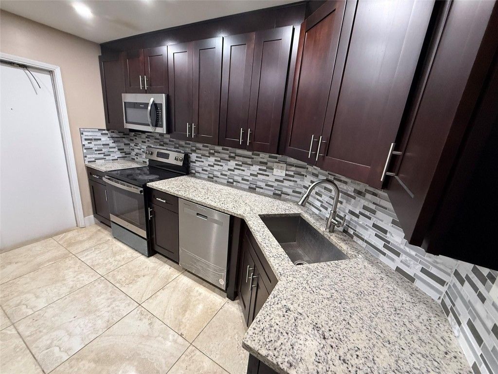 3575 Broken Woods Drive, Unit 601, Coral Springs, FL 33065 Photo