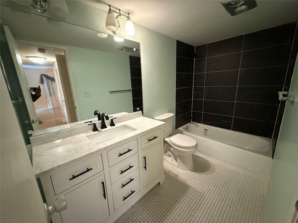 3575 Broken Woods Drive, Unit 601, Coral Springs, FL 33065 Photo