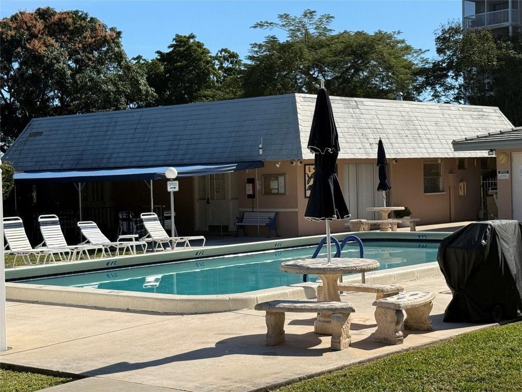 3575 Broken Woods Drive, Unit 601, Coral Springs, FL 33065 Photo