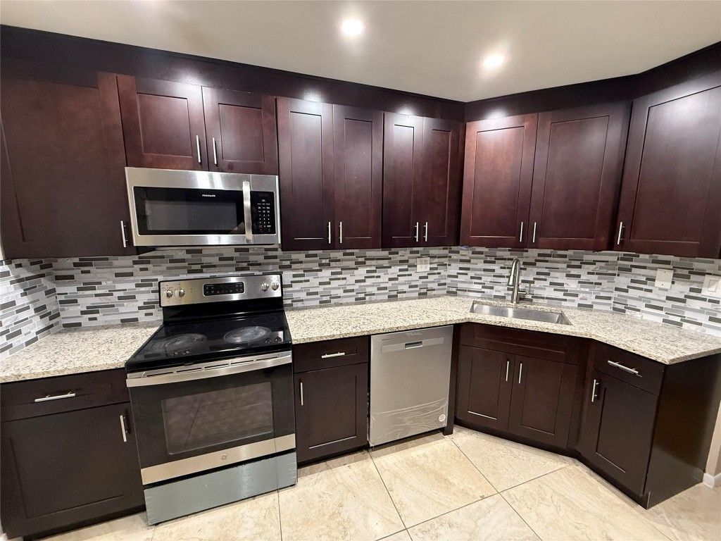 3575 Broken Woods Drive, Unit 601, Coral Springs, FL 33065 Photo