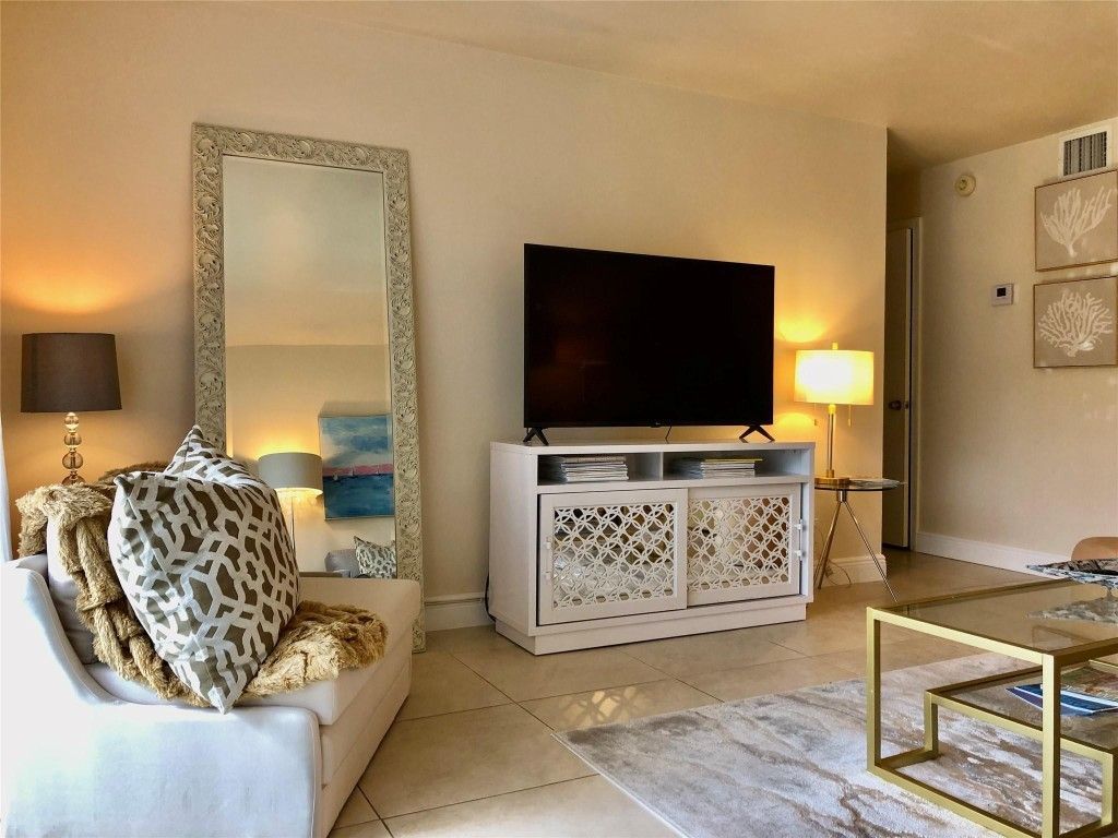 6407 Bay Club Drive, Unit 1, Fort Lauderdale, FL 33308 Photo