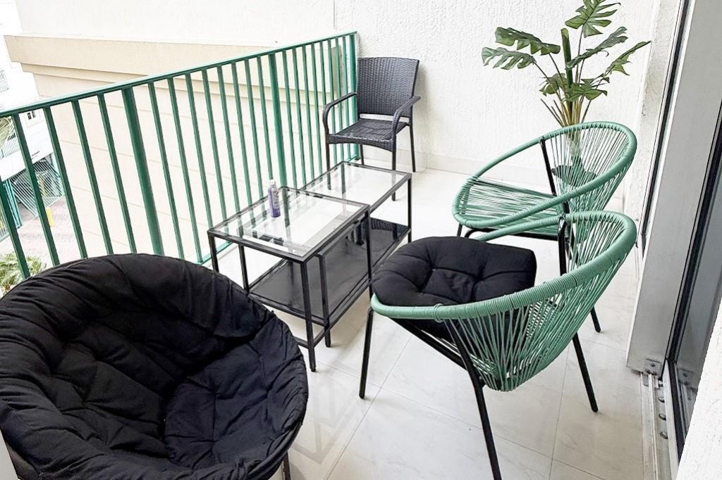 19900 E Country Club Drive, Unit 418, Miami, FL 33180 Photo