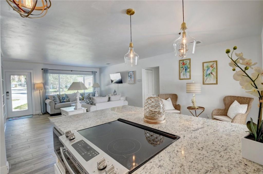 10 S Swinton Cir, Delray Beach, FL 33444 Photo