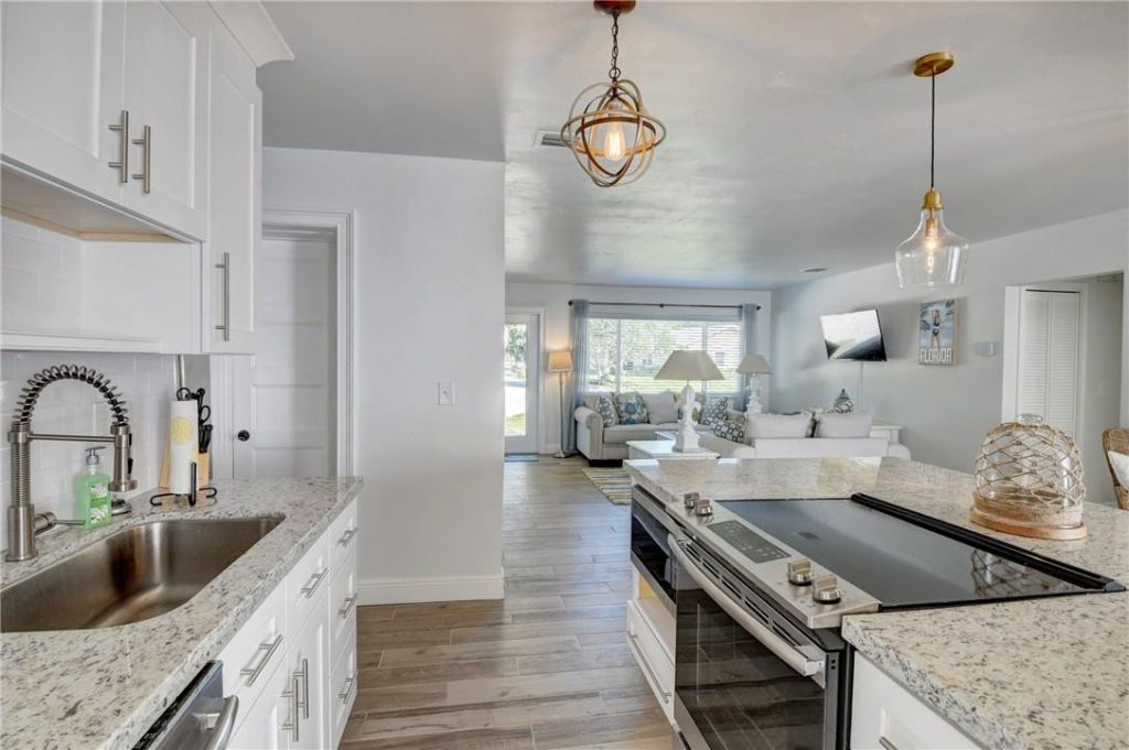 10 S Swinton Cir, Delray Beach, FL 33444 Photo