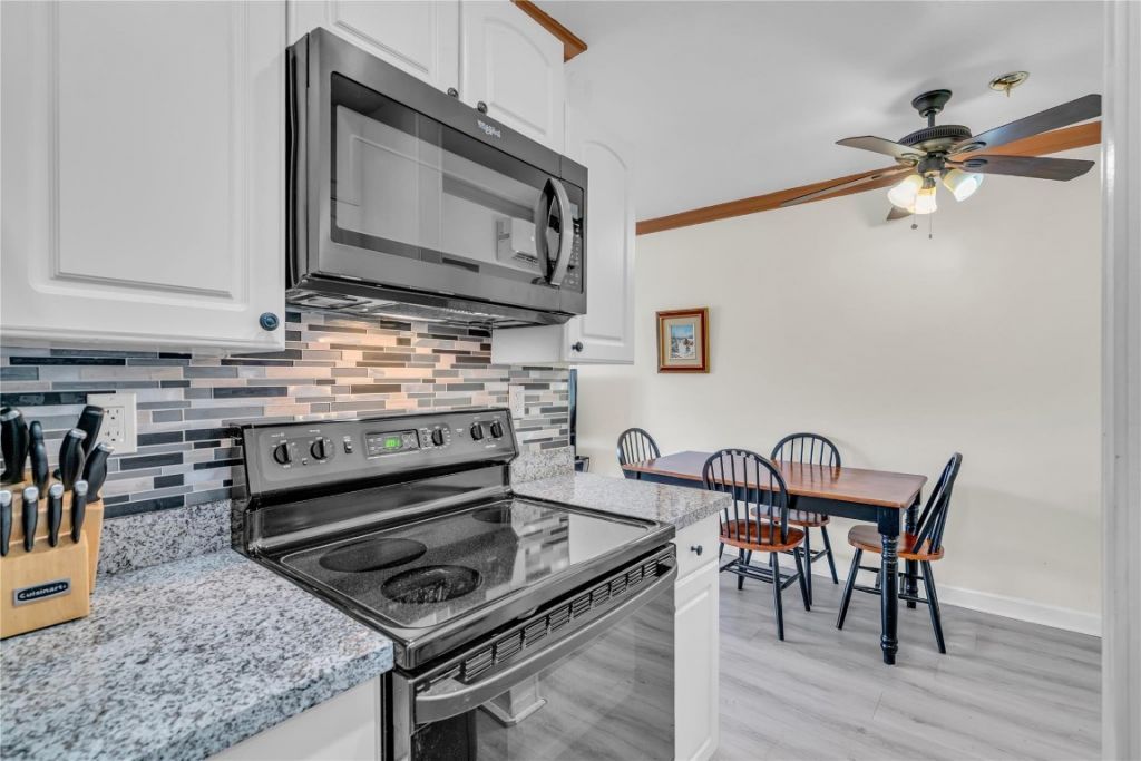 1050 SW 11th Street, Unit 1L, Hallandale Beach, FL 33009 Photo