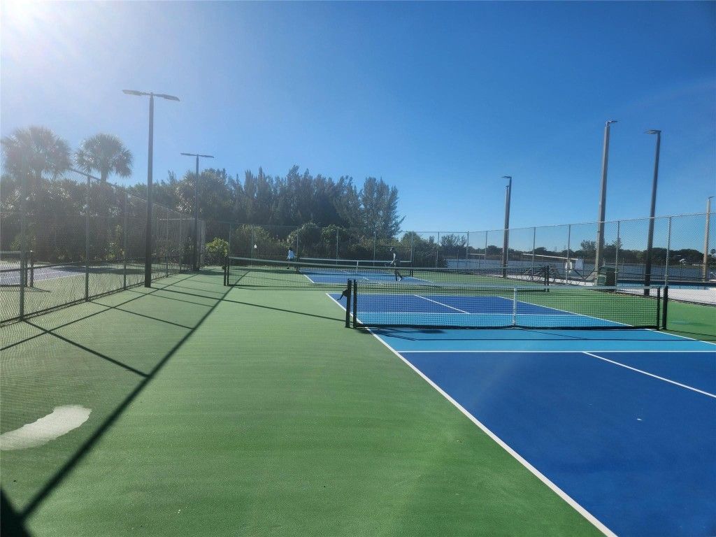 9470 Stanley Ln, Tamarac, FL 33321 Photo