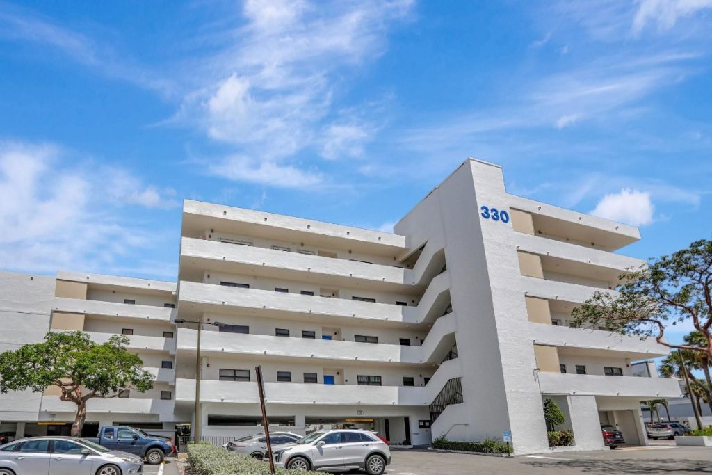 330 SE 20 Avenue, Unit 514, Deerfield Beach, FL 33441 Photo