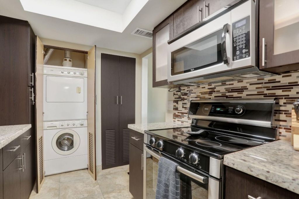 330 SE 20 Avenue, Unit 514, Deerfield Beach, FL 33441 Photo