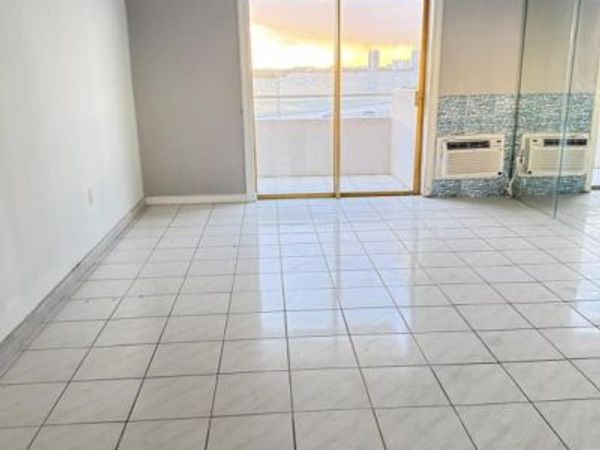 7904 West Dr, Unit 409, North Bay Village, FL 33141