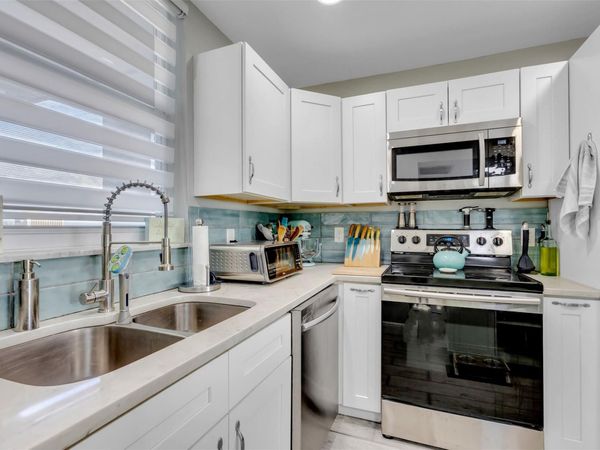 3100 NE 49th St, Unit 503, Fort Lauderdale, FL 33308