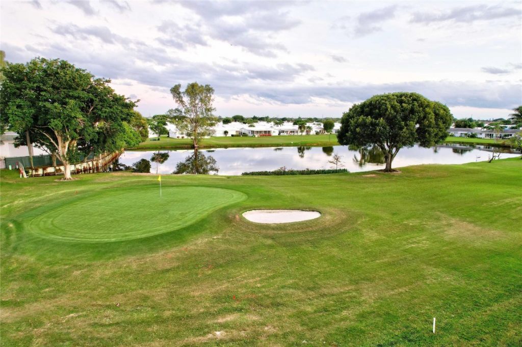 300 SW Golfview Ter, Unit 150, Boynton Beach, FL 33426 Photo