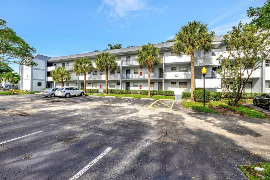 8380 Sands Point Blvd, Unit J306, Tamarac, FL 33321 Photo
