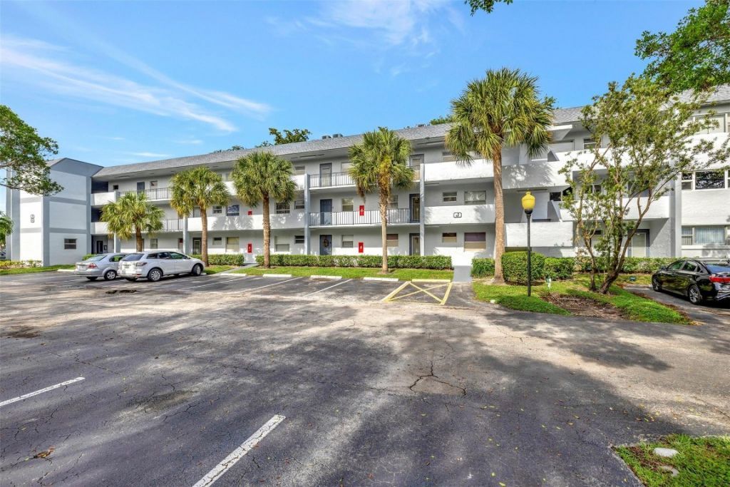 8380 Sands Point Blvd, Unit J306, Tamarac, FL 33321 Photo