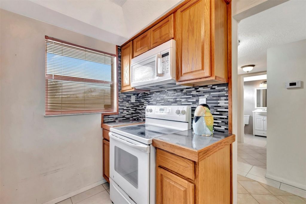 8380 Sands Point Blvd, Unit J306, Tamarac, FL 33321 Photo