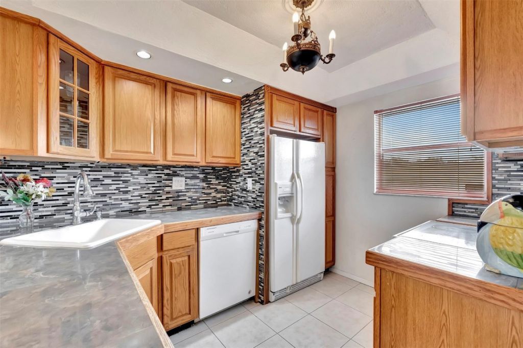 8380 Sands Point Blvd, Unit J306, Tamarac, FL 33321 Photo