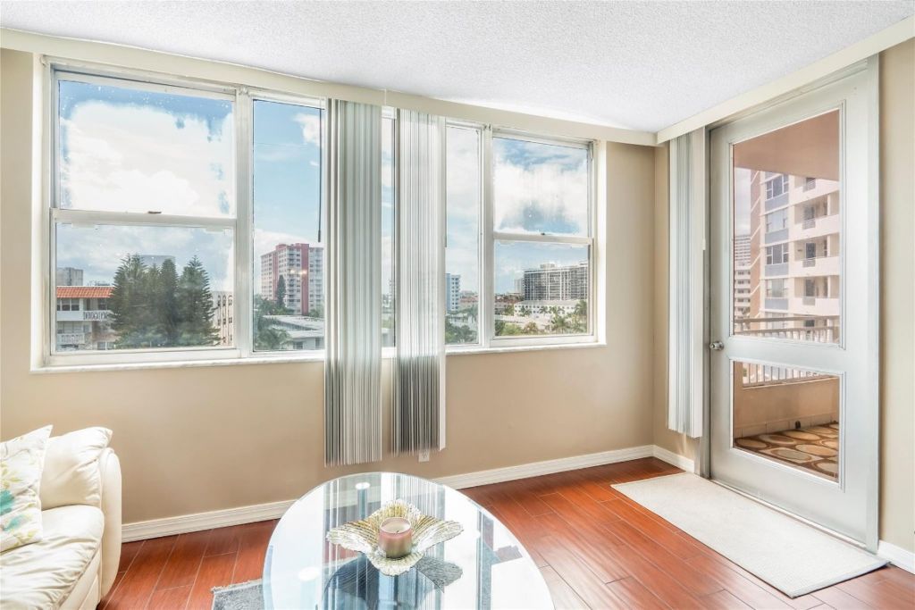 3180 S Ocean Drive, Unit 517, Hallandale Beach, FL 33009 Photo