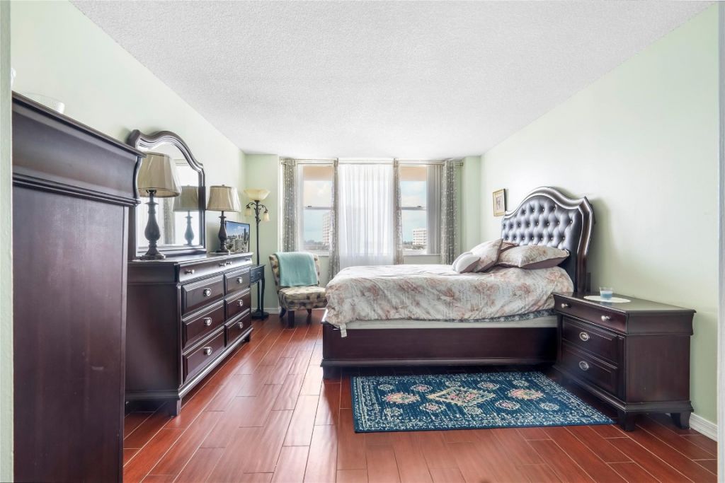 3180 S Ocean Drive, Unit 517, Hallandale Beach, FL 33009 Photo