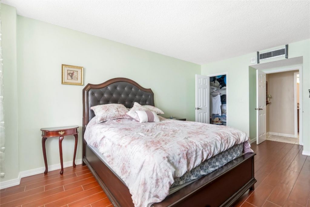 3180 S Ocean Drive, Unit 517, Hallandale Beach, FL 33009 Photo