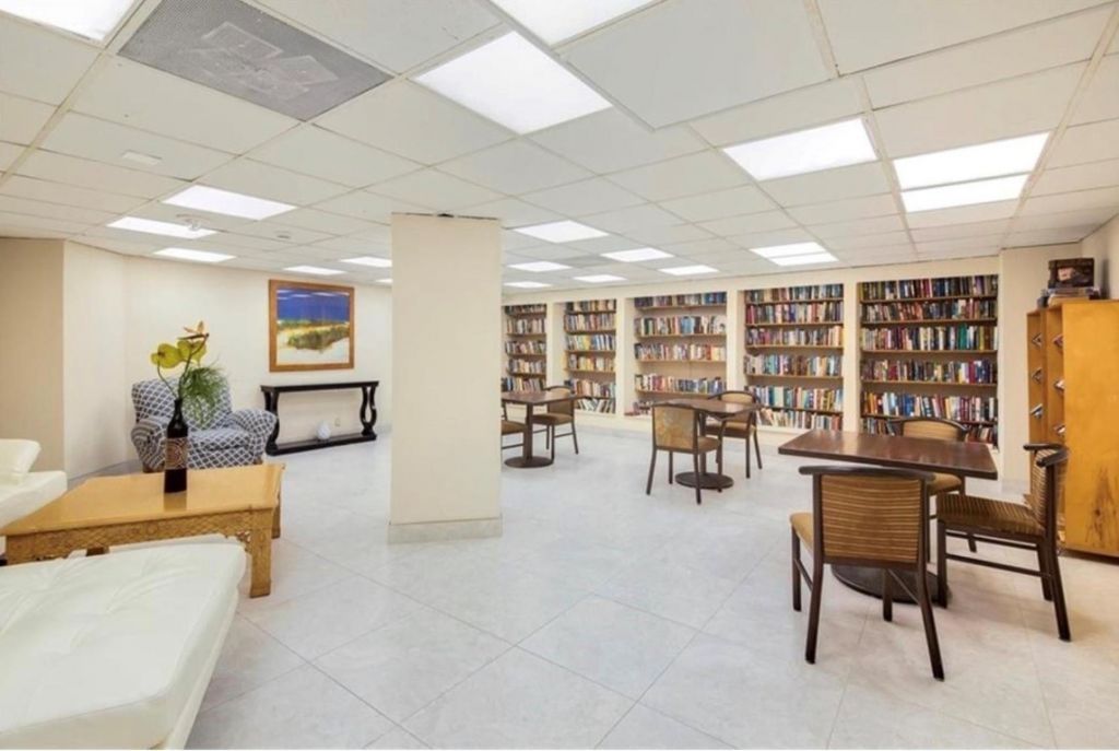 3180 S Ocean Drive, Unit 517, Hallandale Beach, FL 33009 Photo