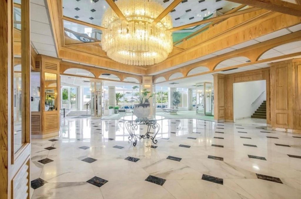 3180 S Ocean Drive, Unit 517, Hallandale Beach, FL 33009 Photo