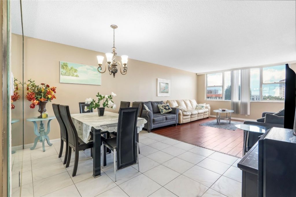 3180 S Ocean Drive, Unit 517, Hallandale Beach, FL 33009 Photo