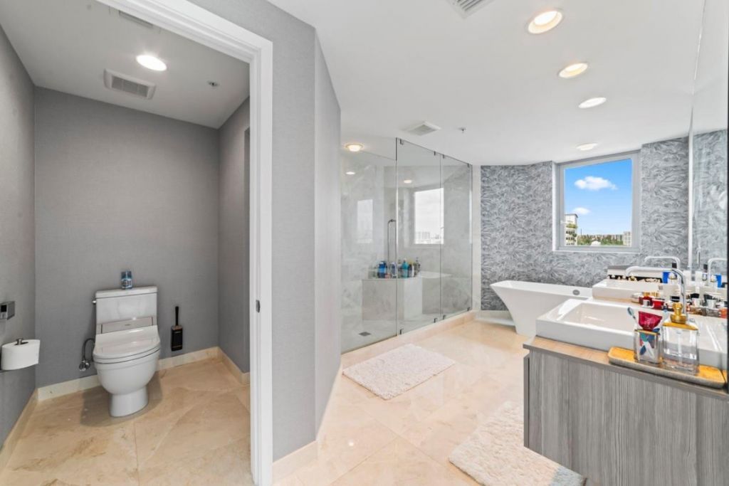 17111 Biscayne Boulevard, Unit 503, Aventura, FL 33160 Photo