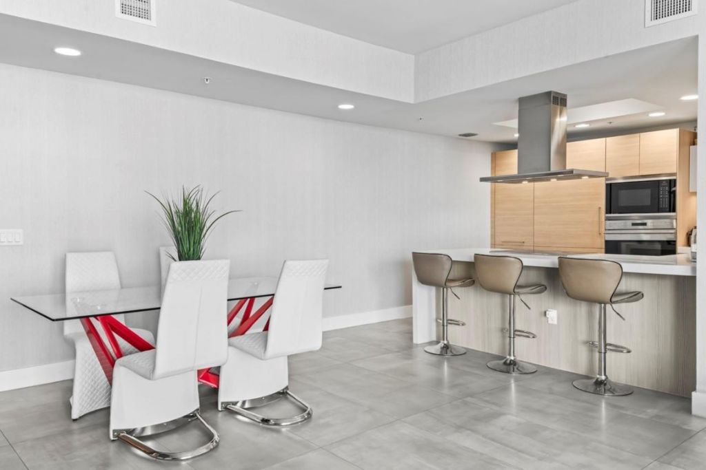 17111 Biscayne Boulevard, Unit 503, Aventura, FL 33160 Photo