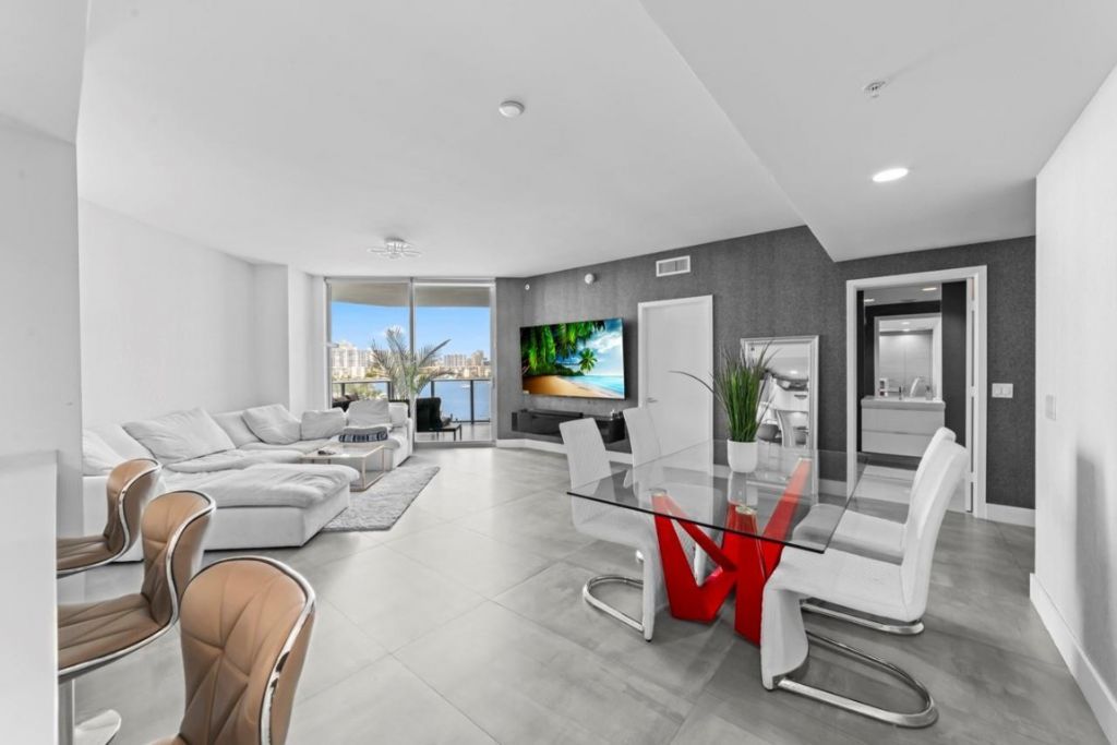 17111 Biscayne Boulevard, Unit 503, Aventura, FL 33160 Photo