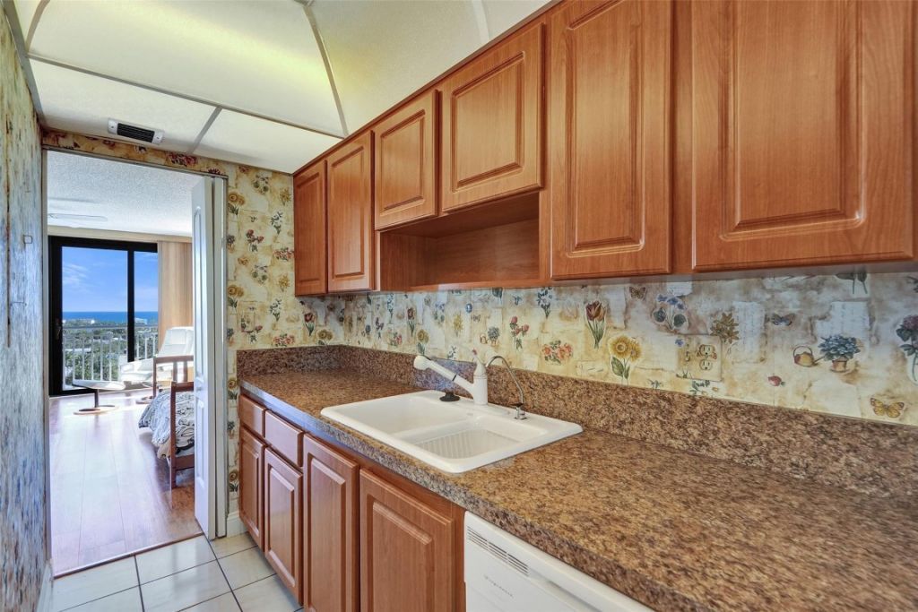 3100 NE 48th Street, Unit PH14, Fort Lauderdale, FL 33308 Photo