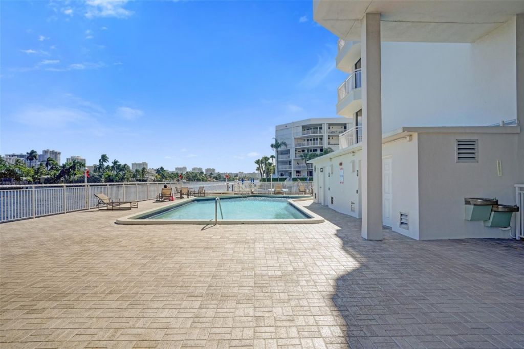 3100 NE 48th Street, Unit PH14, Fort Lauderdale, FL 33308 Photo