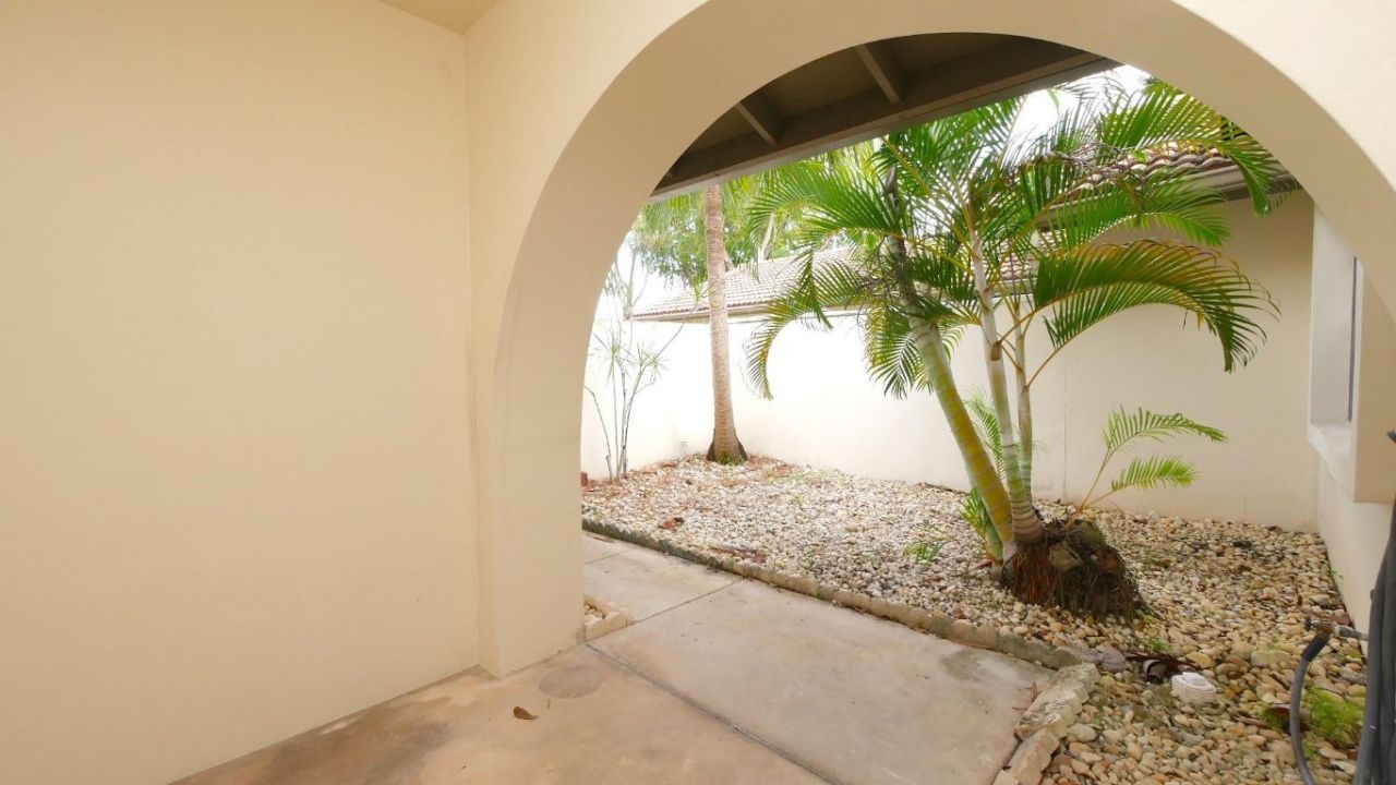 5616 Hammock Lane, Unit 114, Lauderhill, FL 33319 Photo