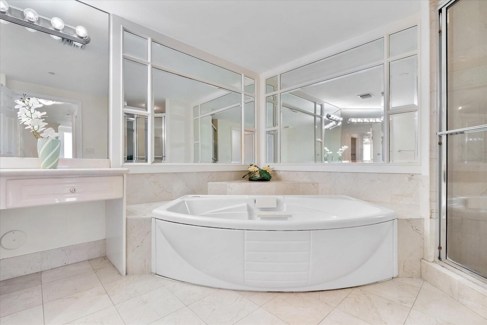 3100 N Ocean Boulevard, Unit 1910, Fort Lauderdale, FL 33308 Photo