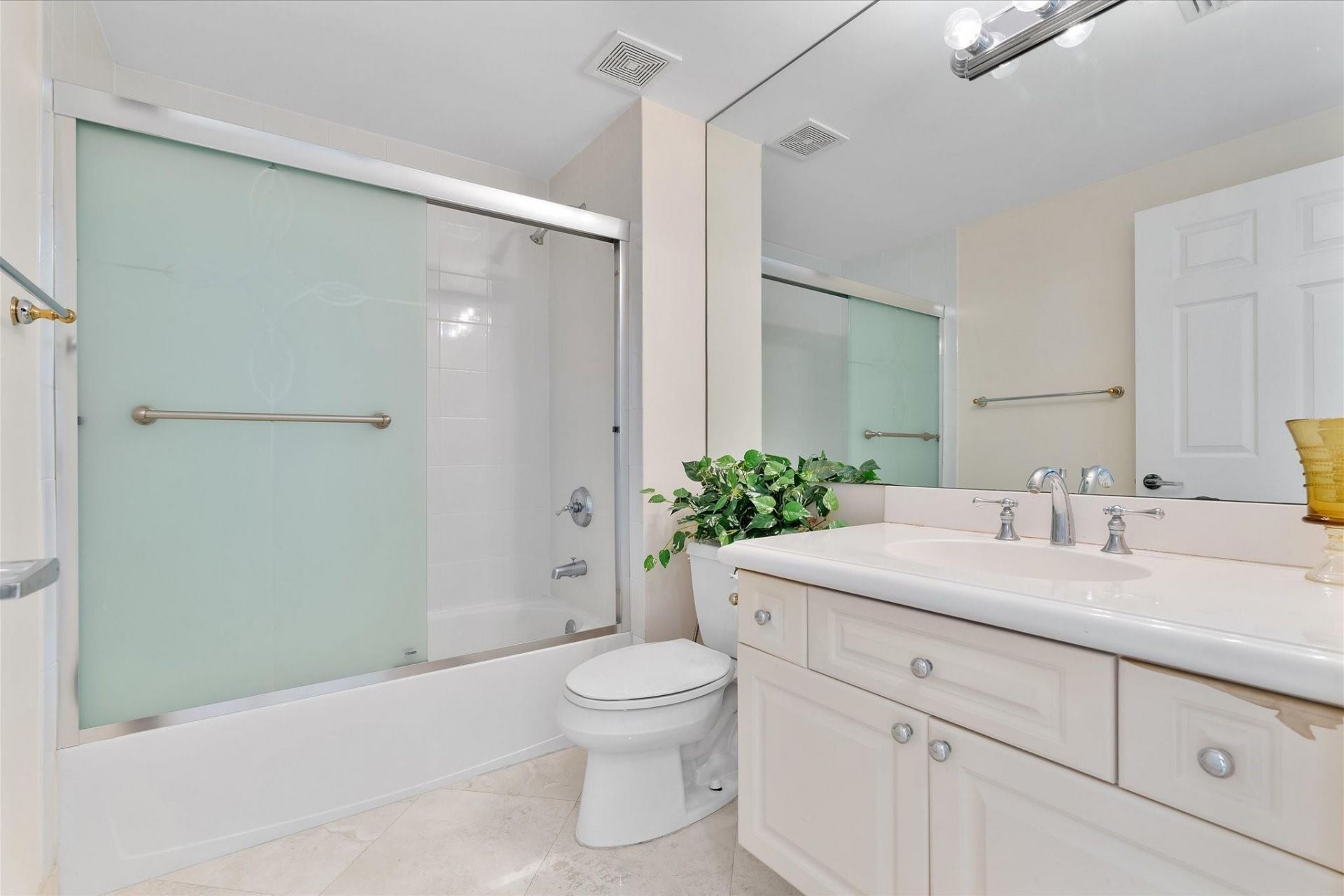 3100 N Ocean Boulevard, Unit 1910, Fort Lauderdale, FL 33308 Photo