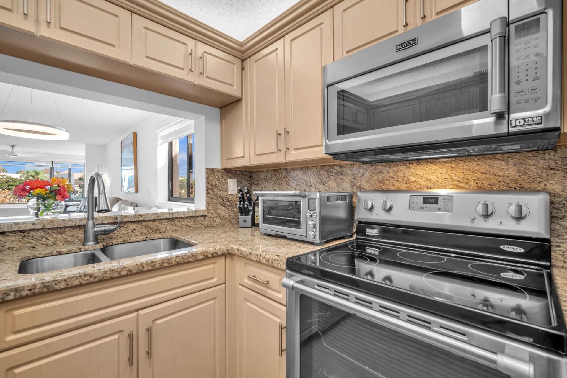 10738 W Clairmont Circle, Unit 206, Fort Lauderdale, FL 33321 Photo