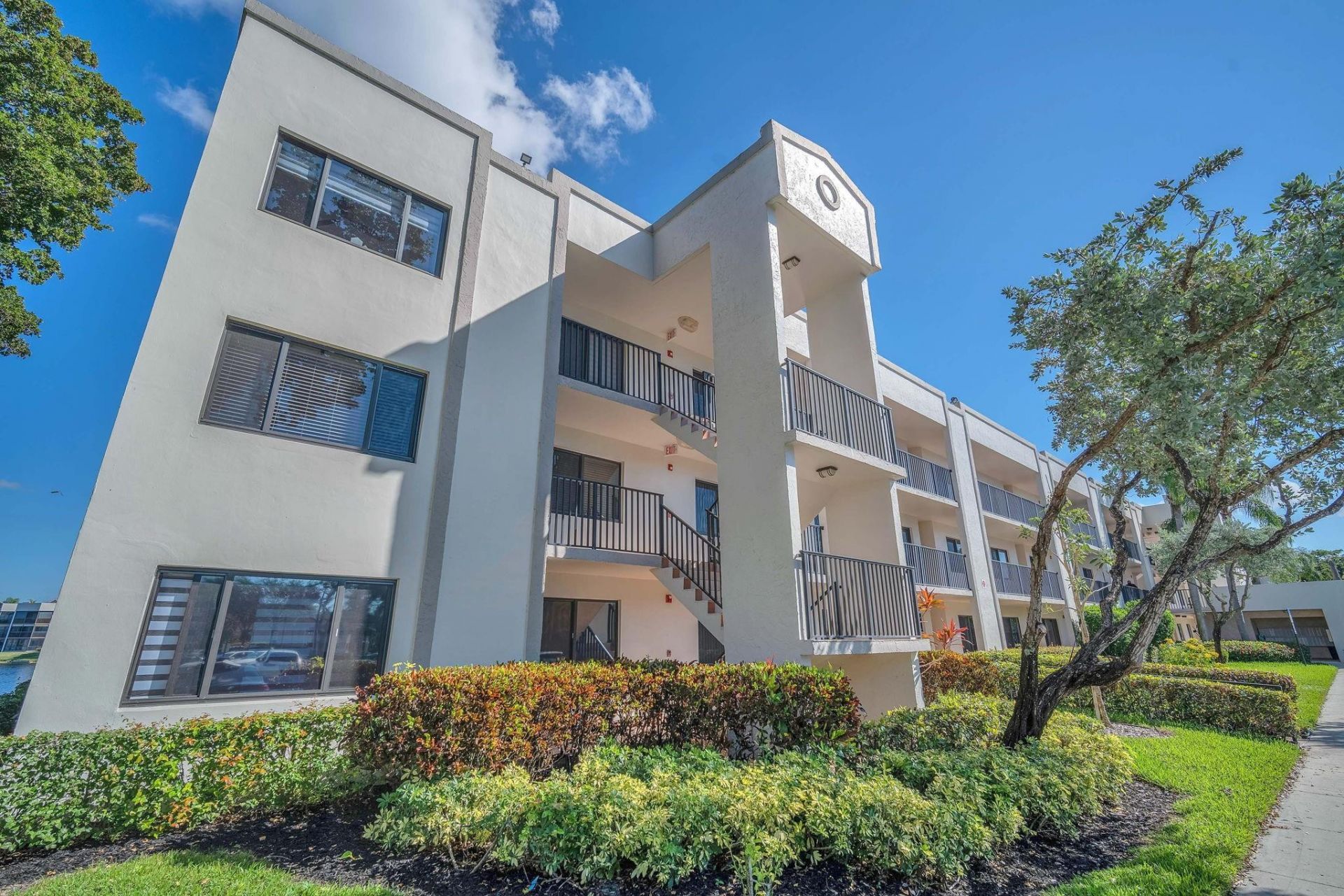 10738 W Clairmont Circle, Unit 206, Fort Lauderdale, FL 33321 Photo