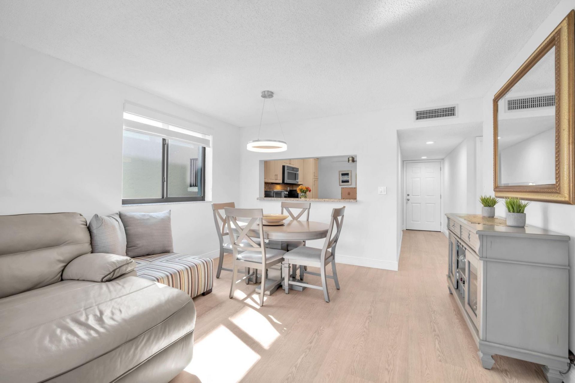 10738 W Clairmont Circle, Unit 206, Fort Lauderdale, FL 33321 Photo