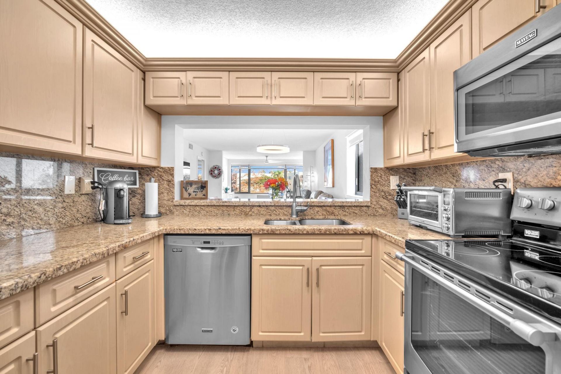 10738 W Clairmont Circle, Unit 206, Fort Lauderdale, FL 33321 Photo