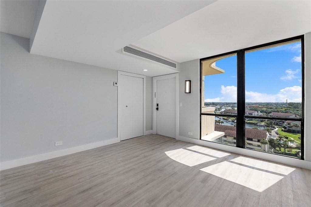 136 Lakeshore Dr, Unit T10, North Palm Beach, FL 33408 Photo