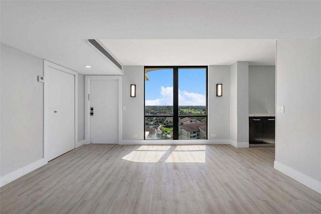 136 Lakeshore Dr, Unit T10, North Palm Beach, FL 33408 Photo