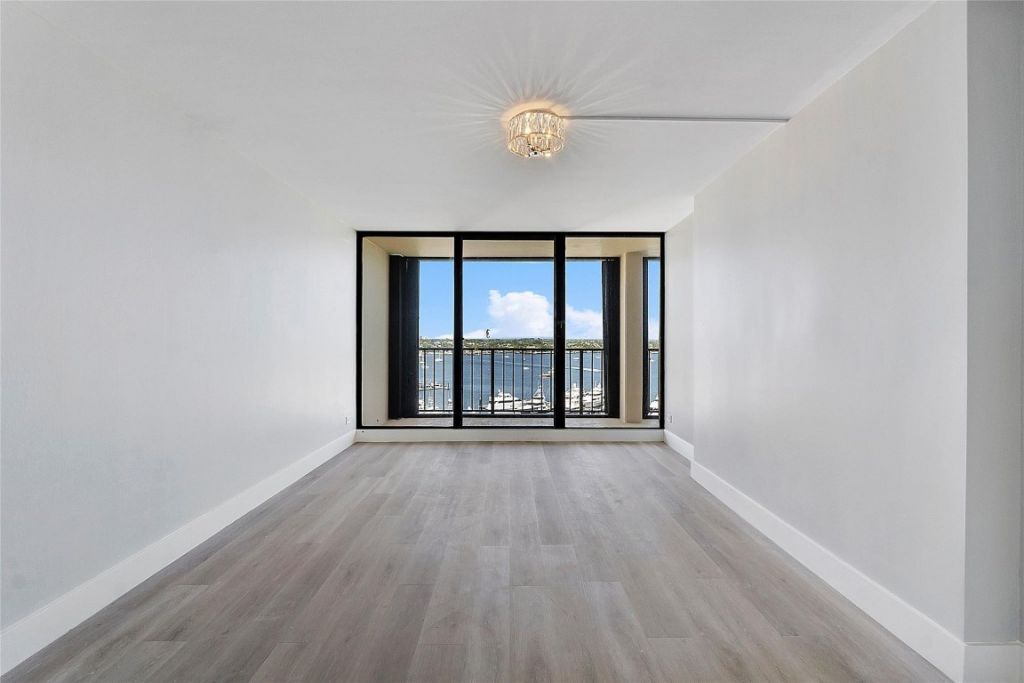 136 Lakeshore Dr, Unit T10, North Palm Beach, FL 33408 Photo