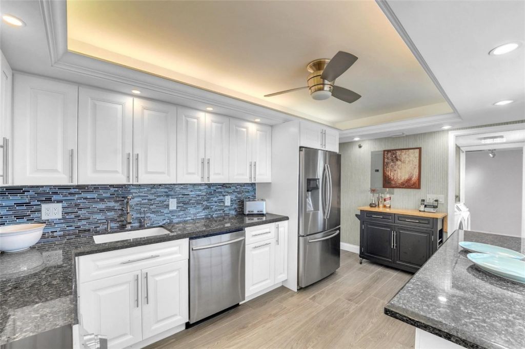 4015 W Palm Aire Drive, Unit 703, Pompano Beach, FL 33069 Photo