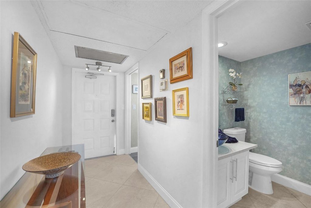 4015 W Palm Aire Drive, Unit 703, Pompano Beach, FL 33069 Photo