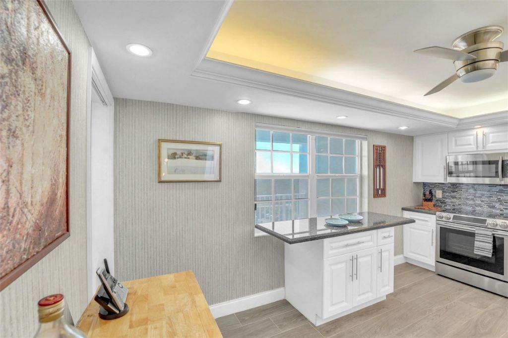 4015 W Palm Aire Drive, Unit 703, Pompano Beach, FL 33069 Photo