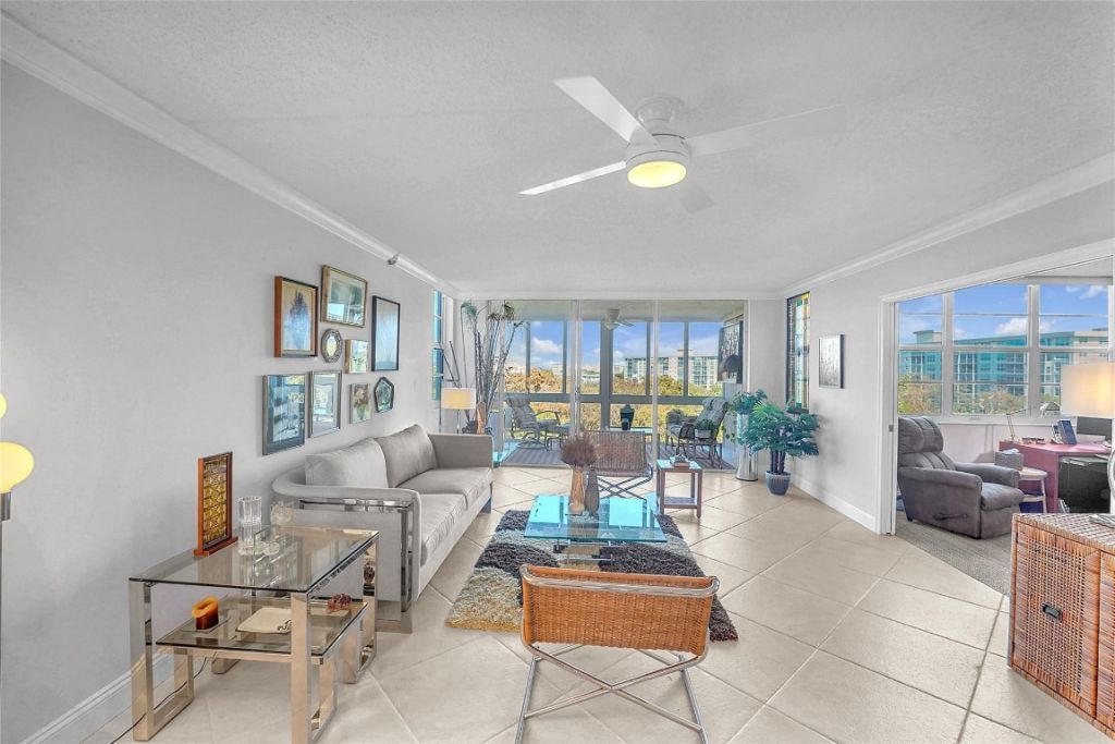 4015 W Palm Aire Drive, Unit 703, Pompano Beach, FL 33069 Photo