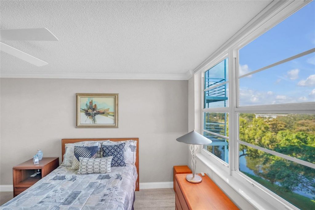 4015 W Palm Aire Drive, Unit 703, Pompano Beach, FL 33069 Photo